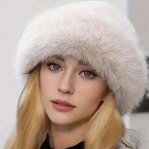 Winter White Faux Fur Beautiful Warm Cozy Bucket Hat Perfect Holiday Gift NWT